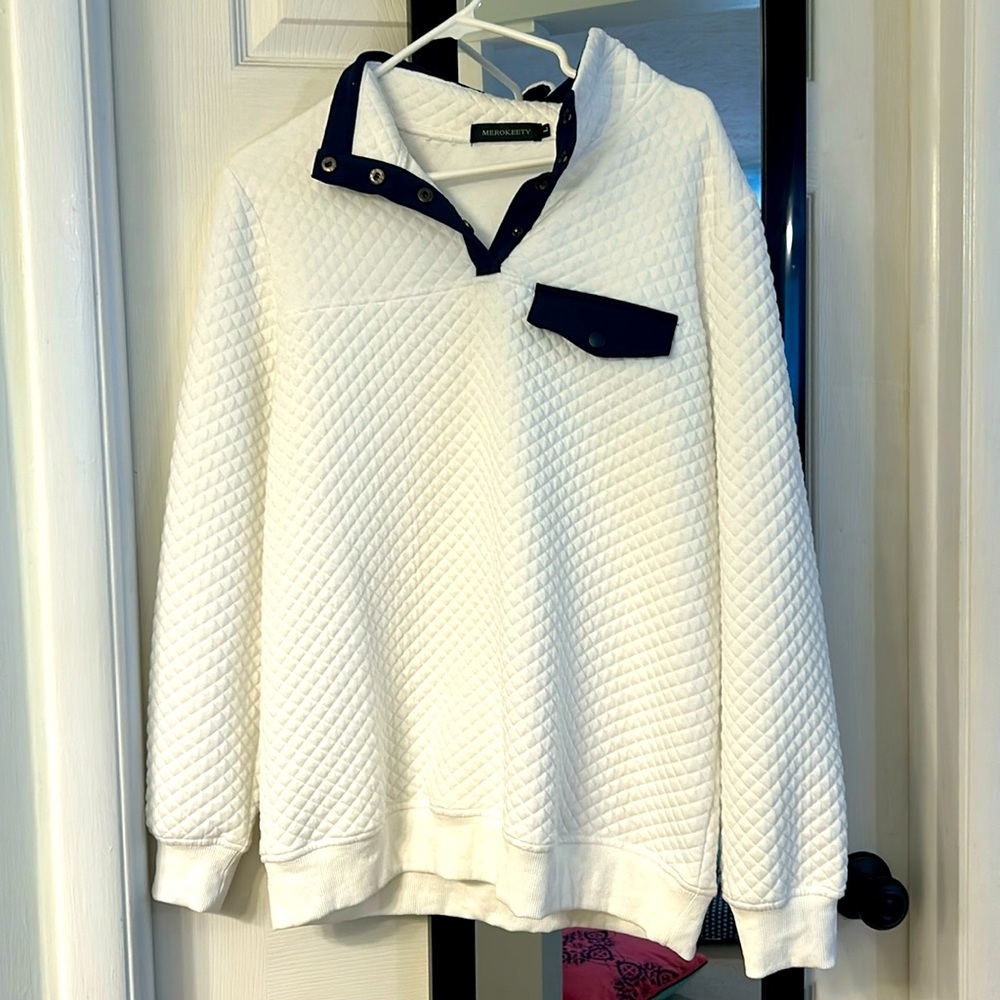 Size L quilted pullover